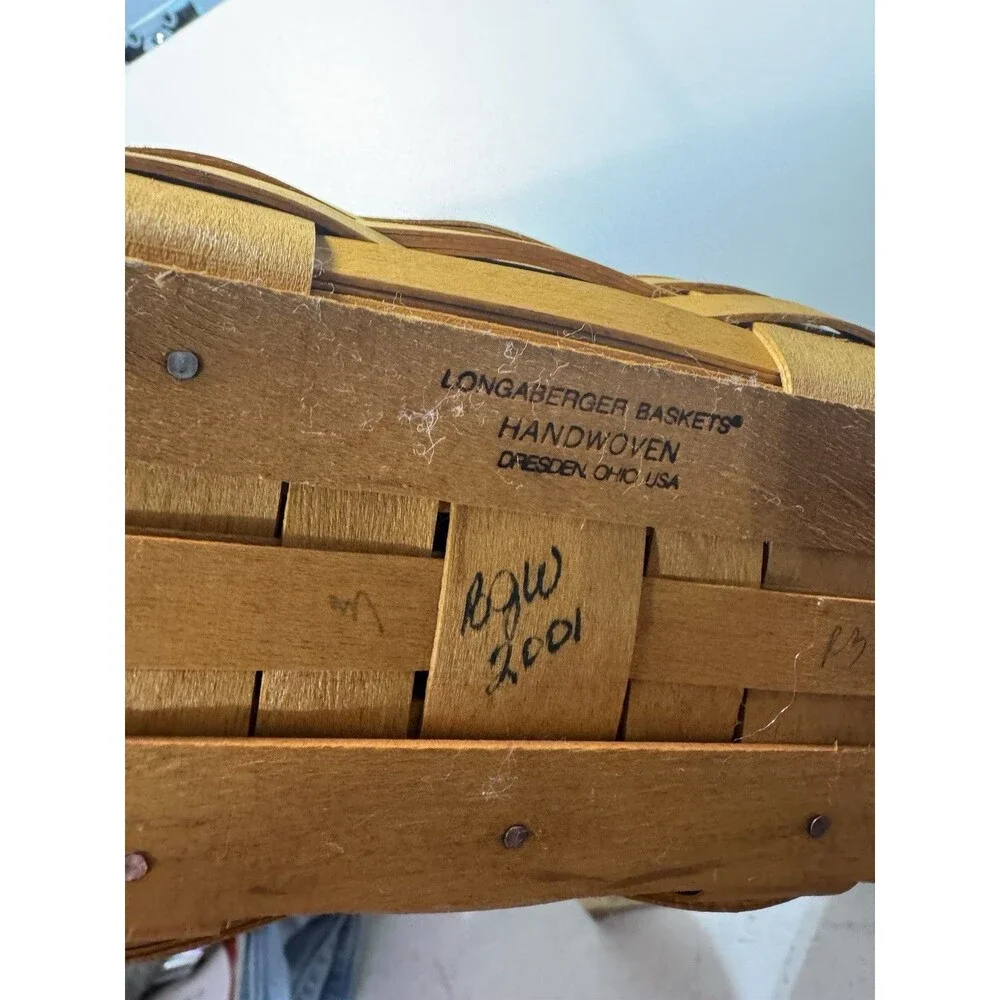 Longaberger Collectors Club Membership Basket 2001 Signed With Box